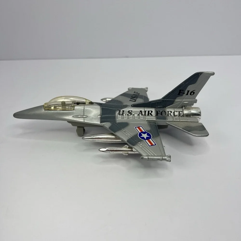 USAF F-16 Fighter Jet 1/72 Diecast Aircraft Pullback - National Archives Store - Picture 1 of 10